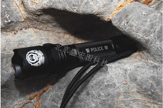 警用新標(biāo)準(zhǔn)手電筒 JY-D 警用新標(biāo)準(zhǔn)手電筒 JY-D